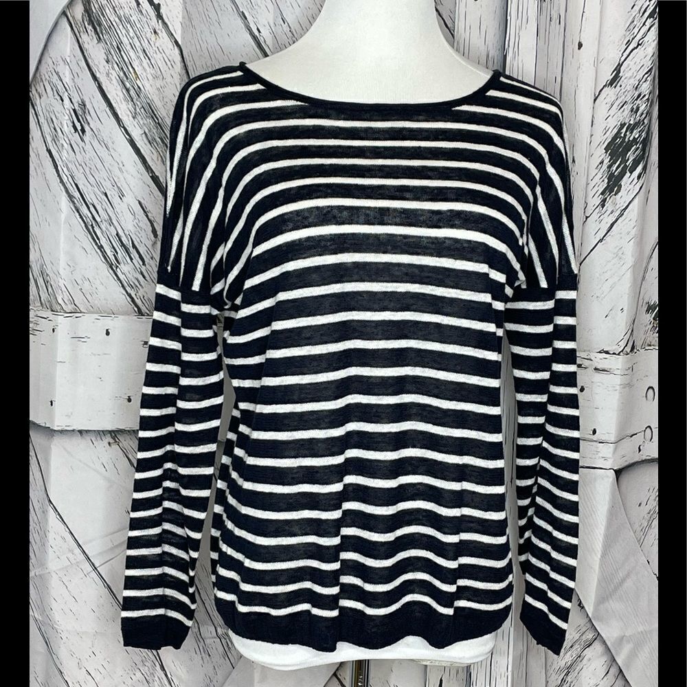 Vince white navy striped knit sweater M